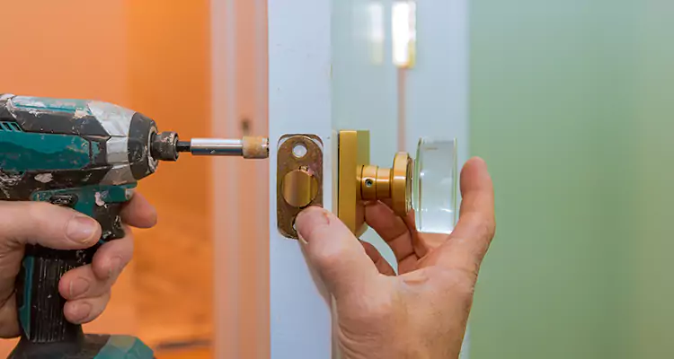 Broken Door Knob Fix in Fleming Island, FL